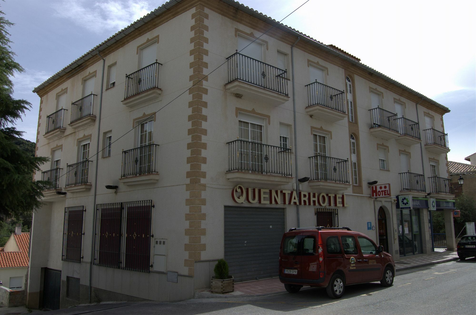 โรงแรมเกนตาร์ Quentar ภายนอก รูปภาพ